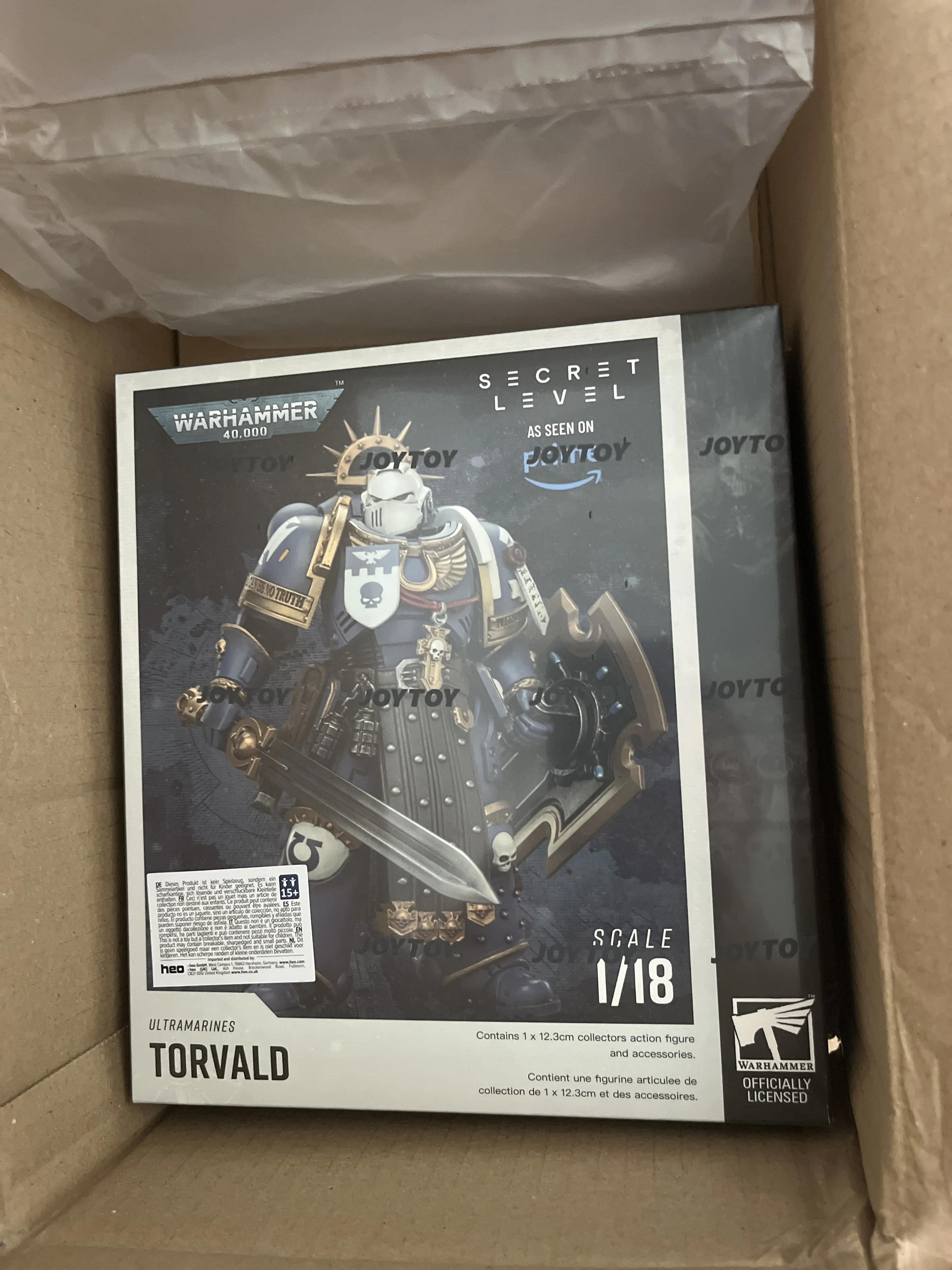 Warhammer 40,000 Akční figurka Ultramarines Torvald s Power Sword, Stormshield a Bolt Pistol 13 cm fotografii produktu