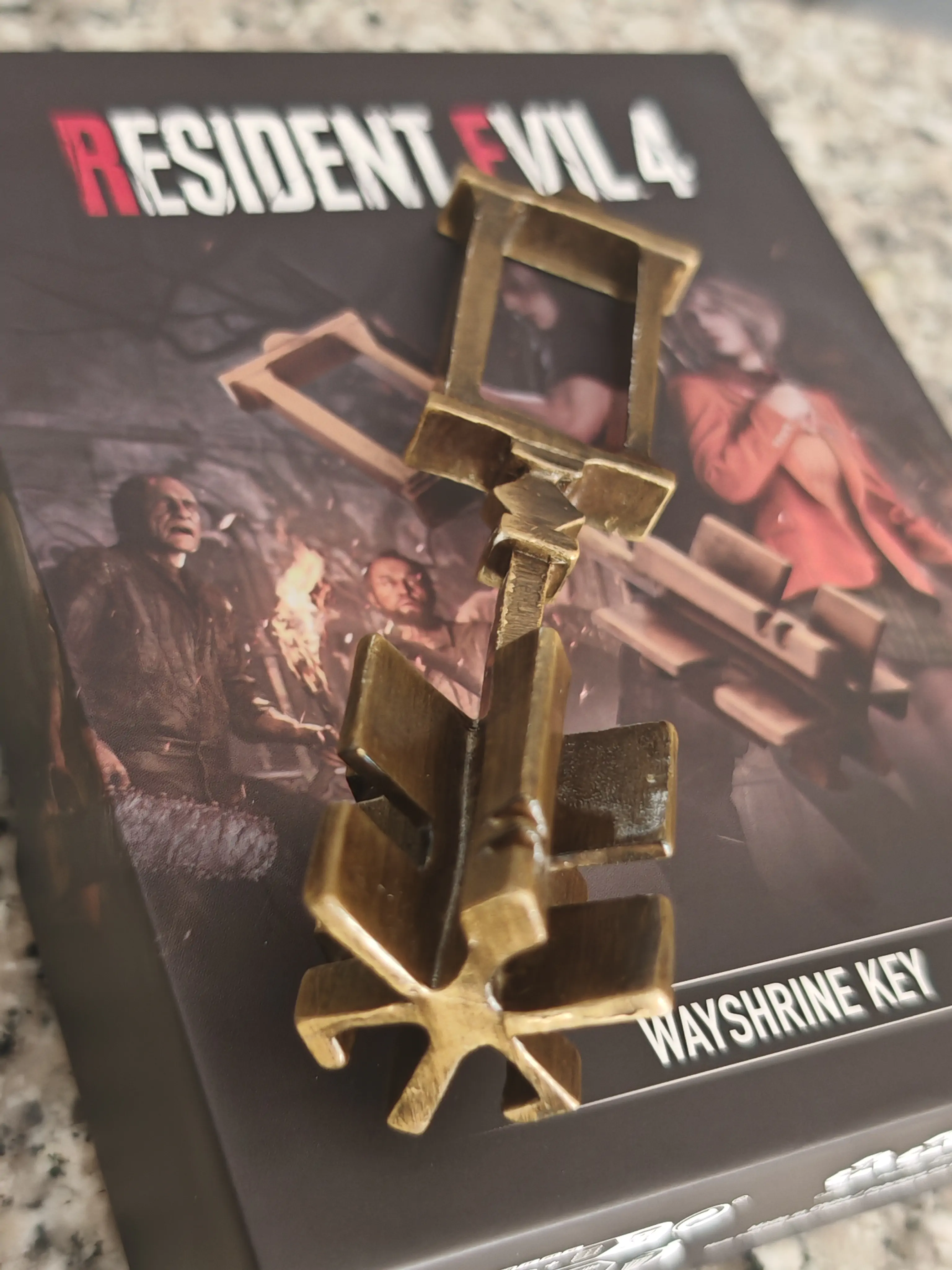 Resident Evil 4 Replika 1/1 Klíč k Svatyni fotografii produktu