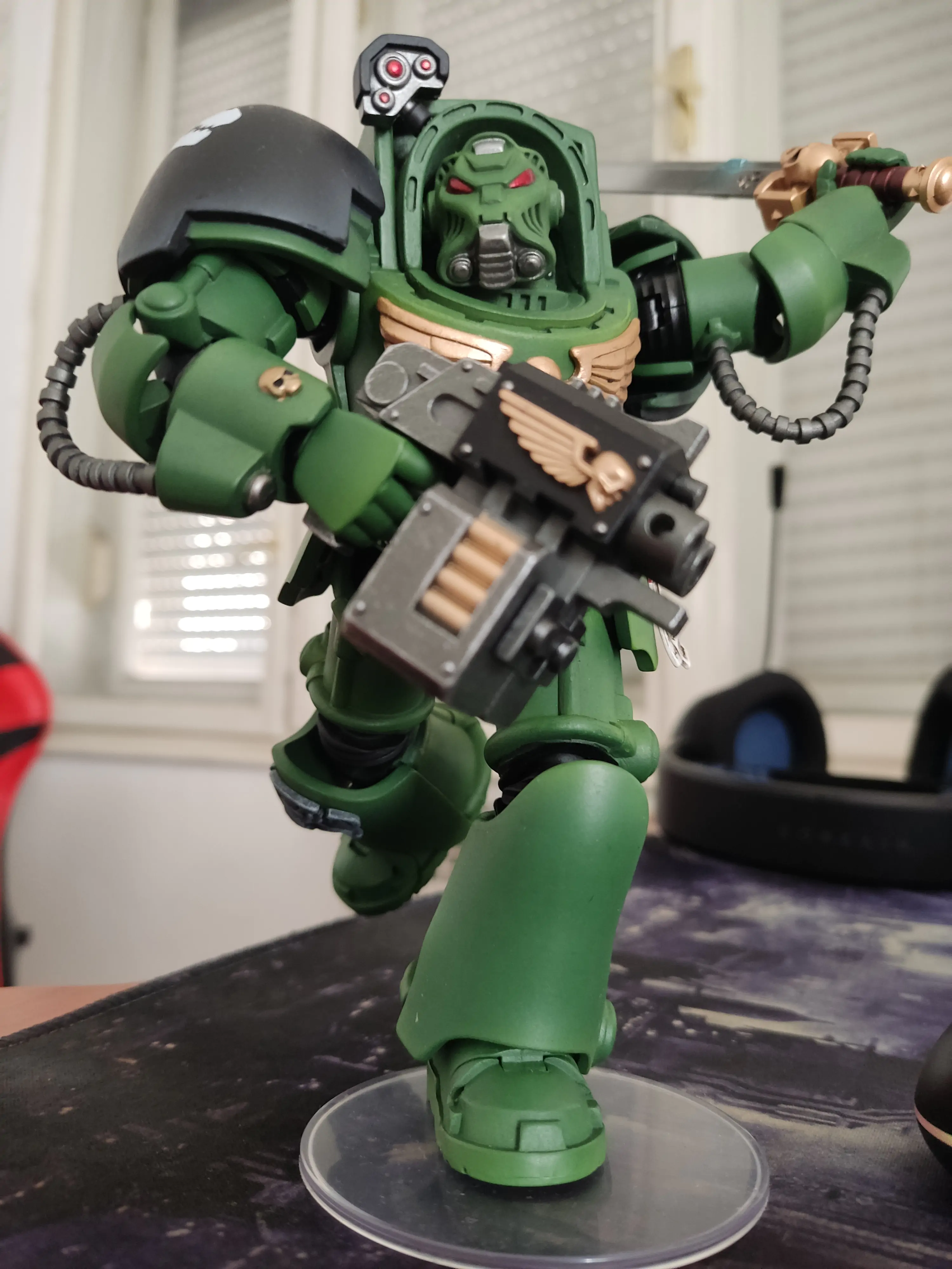 Warhammer 40,000 Akční figurka Salamanders Terminator 1 s Power Sword a Storm Bolter 14 cm fotografii produktu