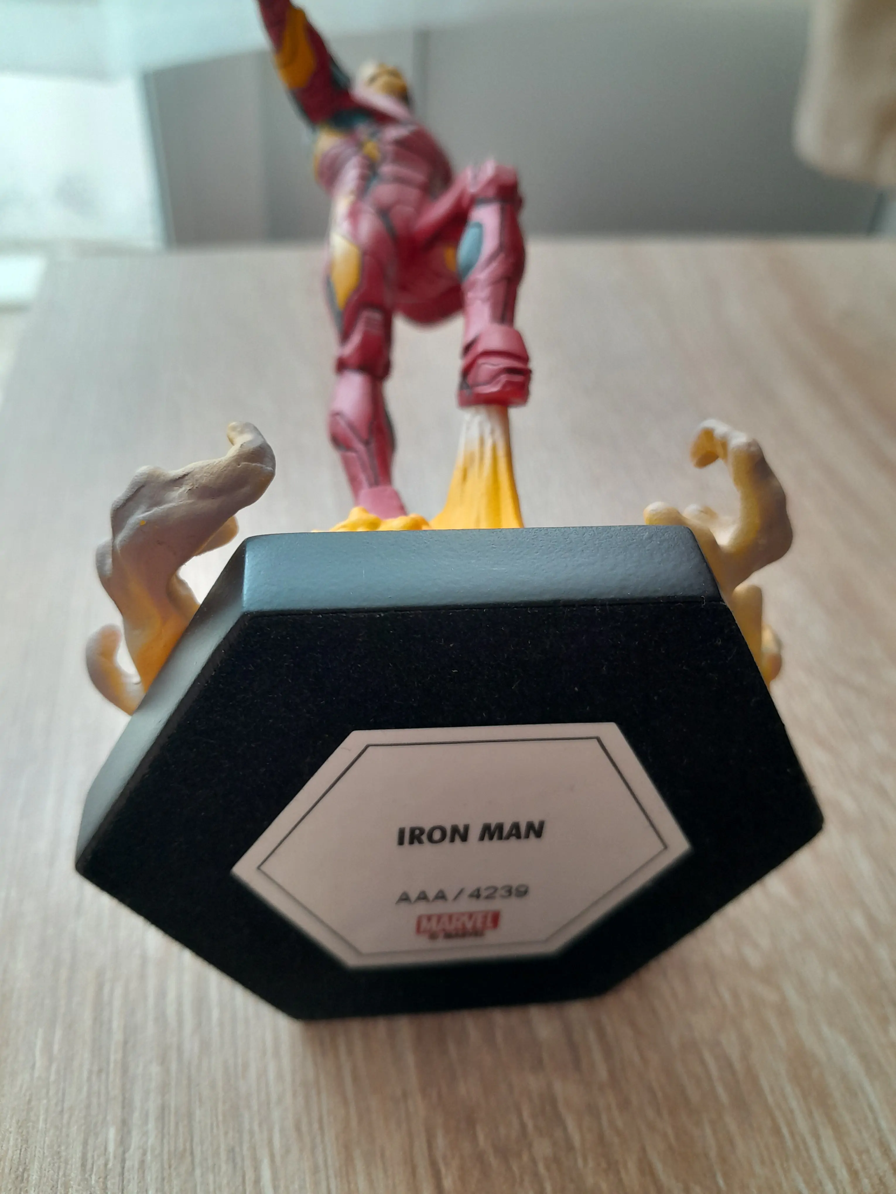 Sběratelská soška Marvel VS. kolekce 1/16 Iron Man 16 cm fotografii produktu