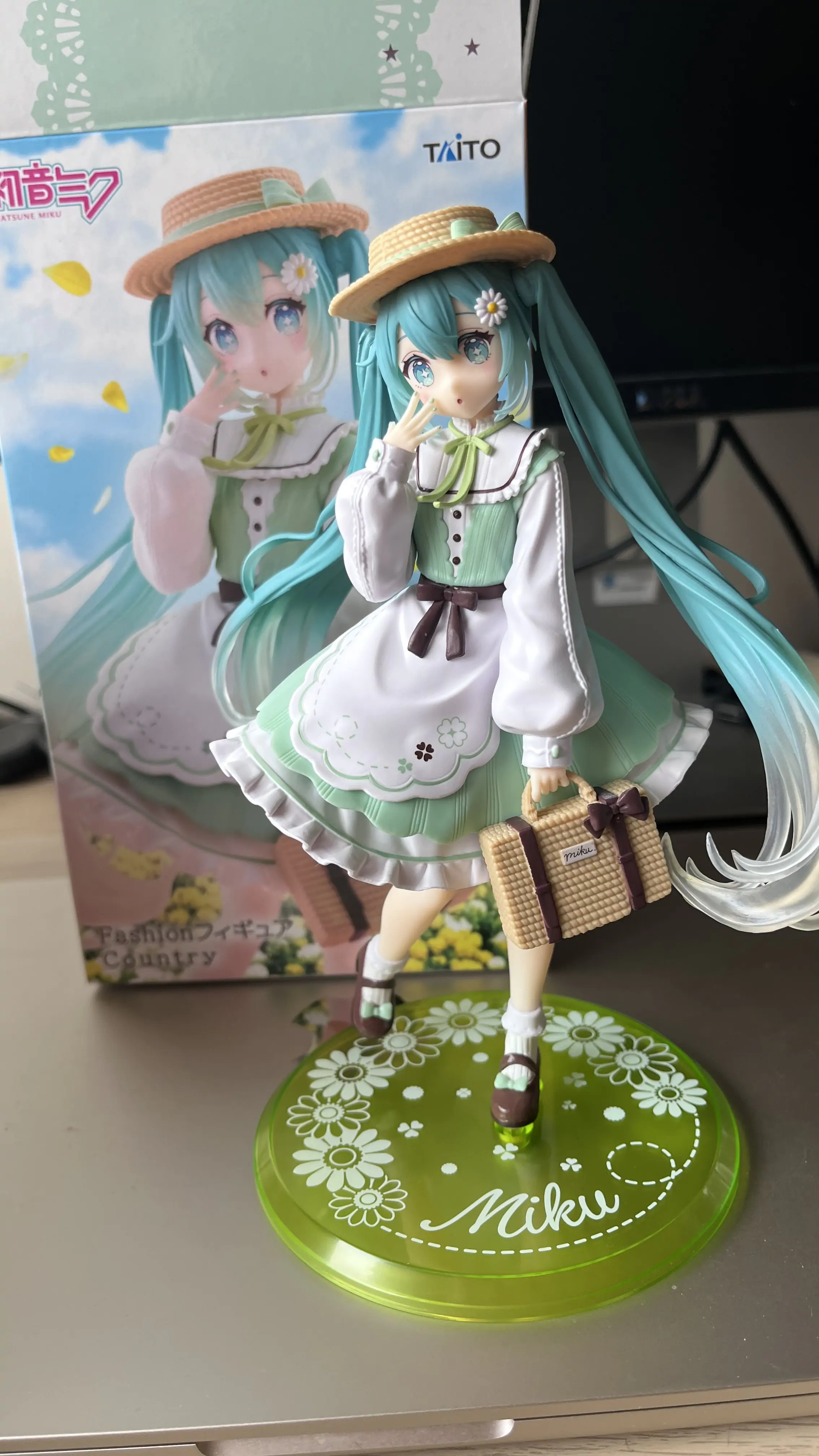 Hatsune Miku PVC soška figurka Hatsune Miku Fashion Country Ver. 18 cm fotografii produktu