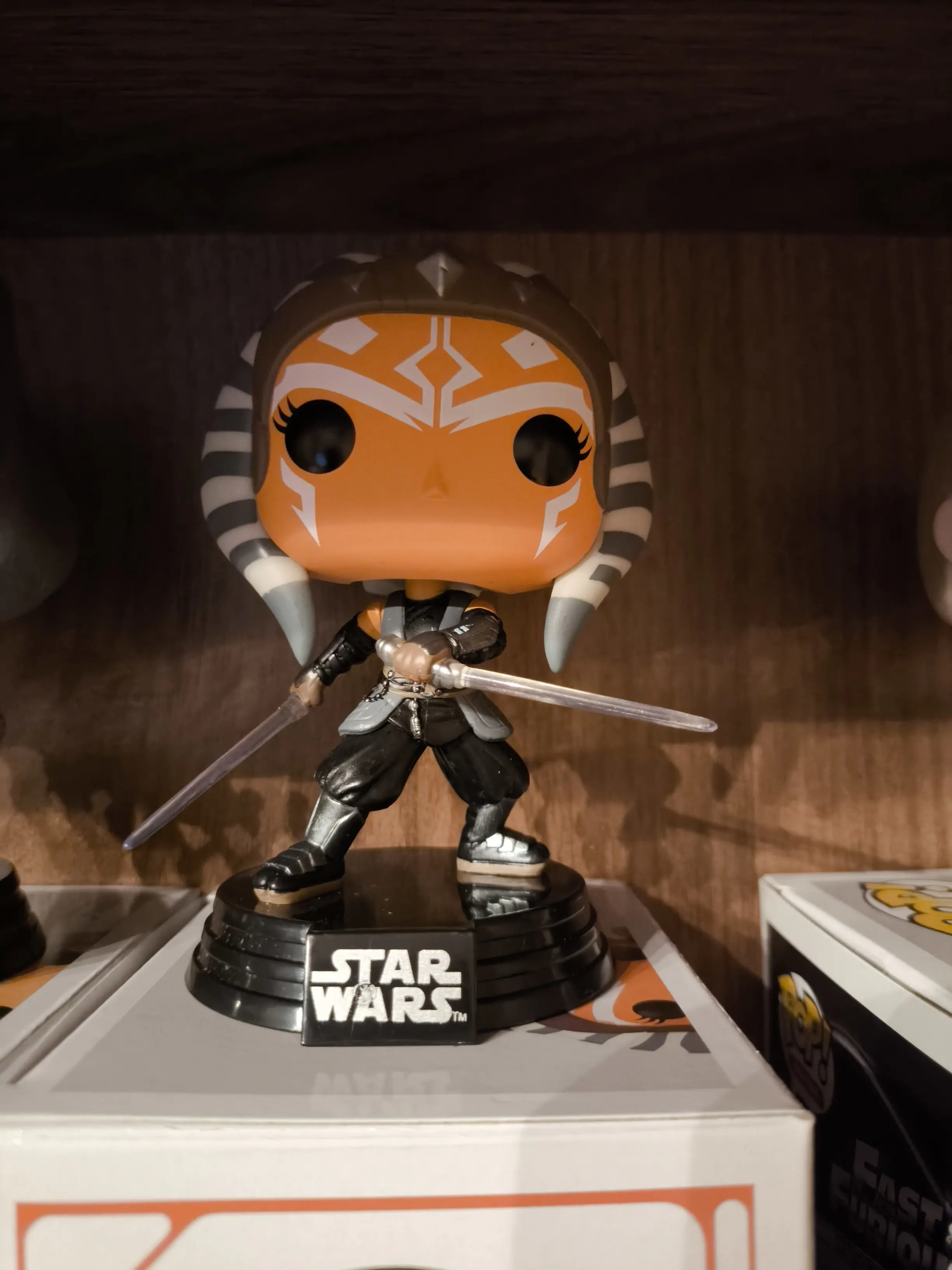 Star Wars The Mandalorian POP! TV Vinylová figurka Ahsoka 9 cm fotografii produktu