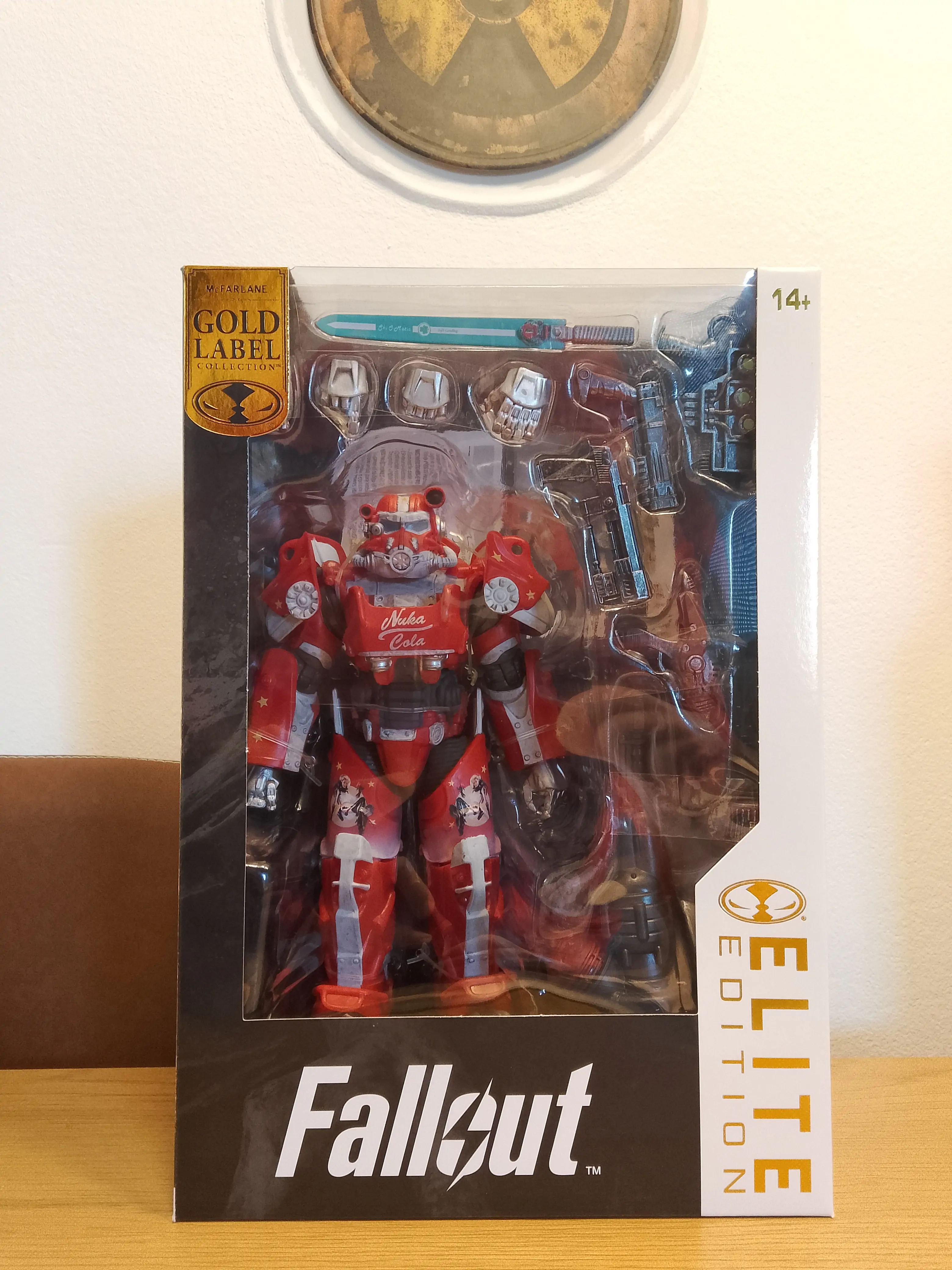 Fallout McFarlane Elite Edition Akční figurka Fallout 76 Nuka Cola T-60 (Gold Label) 19 cm fotografii produktu