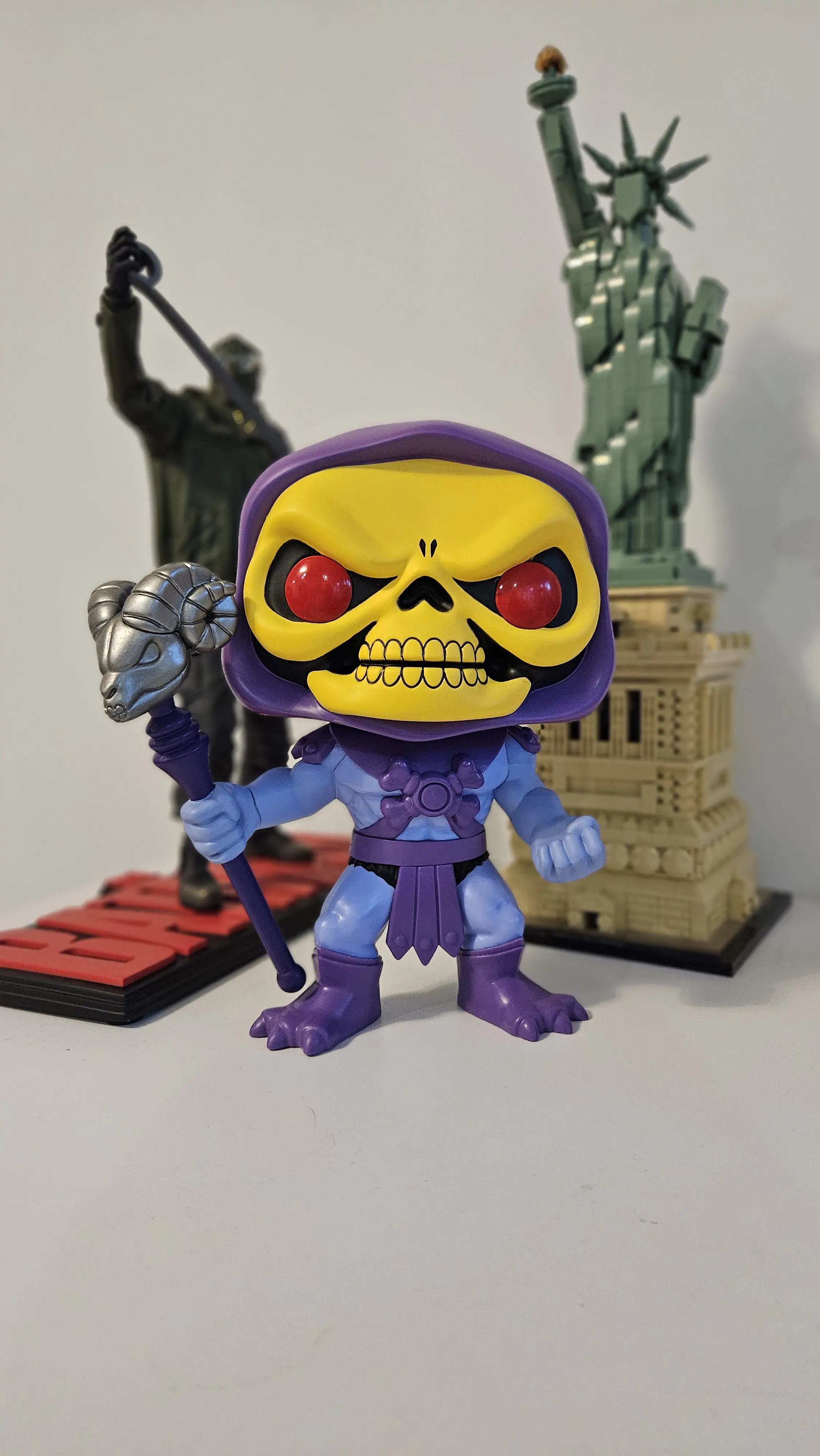 Masters of the Universe Super Sized POP! Animation vinylová figurka Skeletor 25 cm fotografii produktu