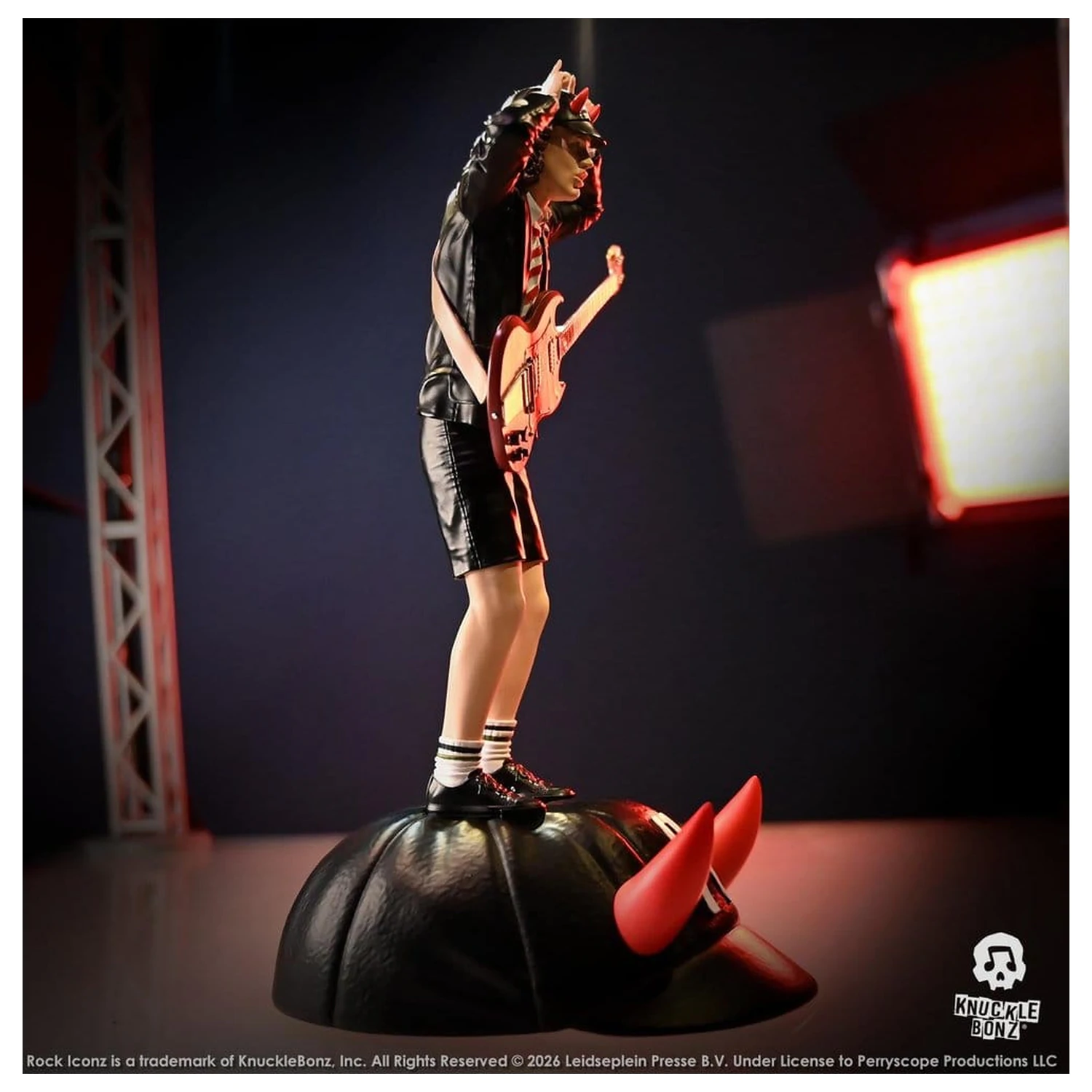 AC/DC Rock Iconz figurka Angus Young IV 23 cm fotografii produktu