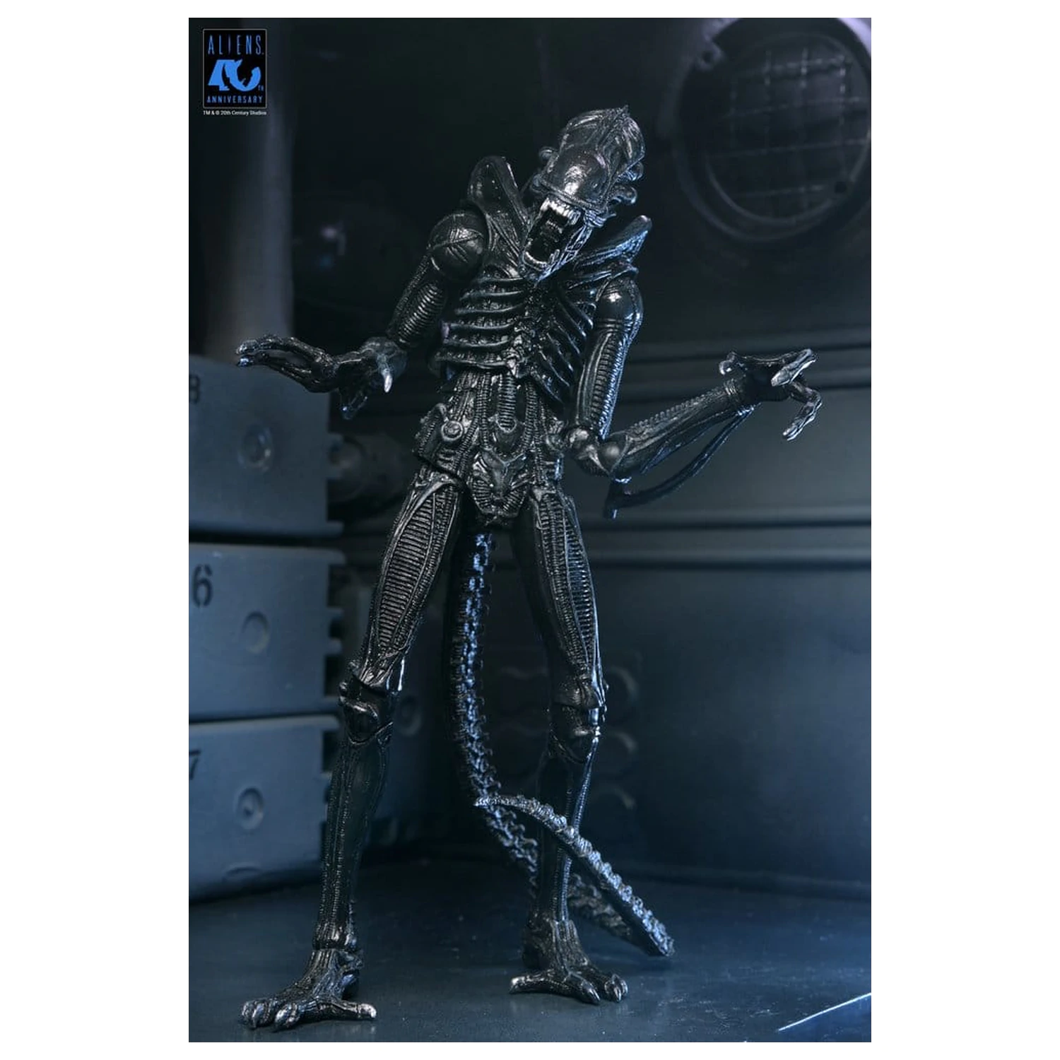 Aliens Ultimate Akční figurka Warrior (1986) Xenomorph Black (40th Anniversary) 23 cm fotografii produktu