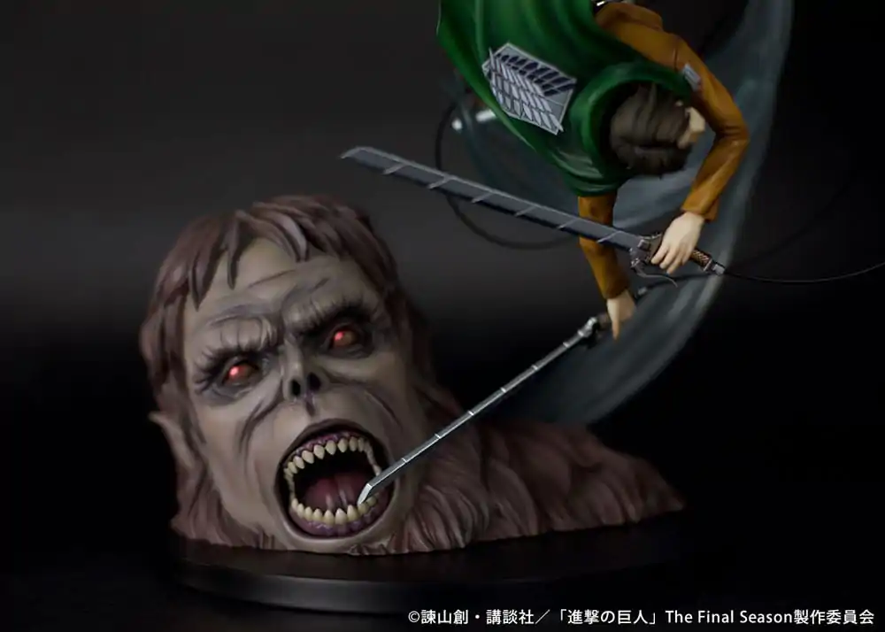 Attack on Titan PVC soška 1/7 Levi vs Beast Titan Ver. 28 cm fotografii produktu