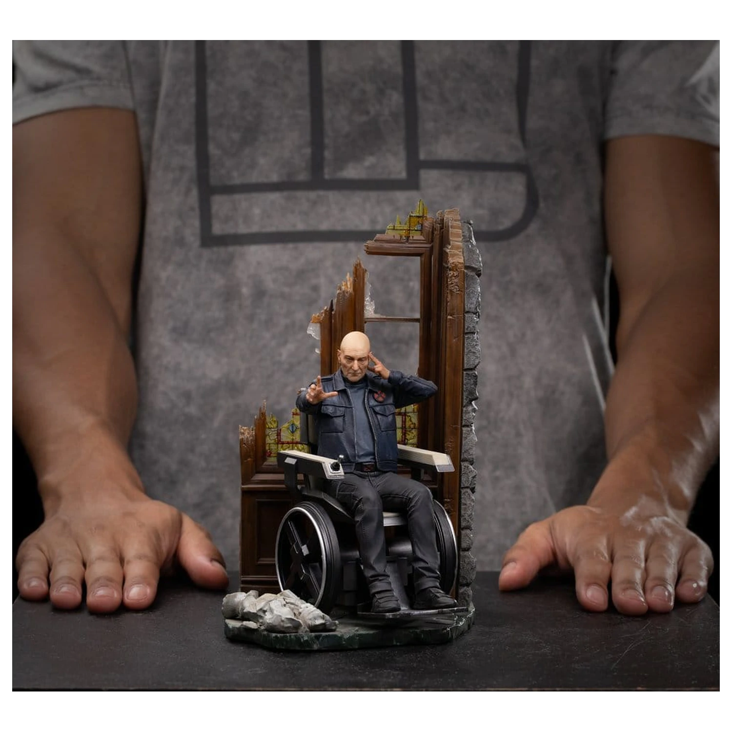 Avengers: Doomsday Art Scale Socha 1/10 Professor Xavier 30 cm fotografii produktu