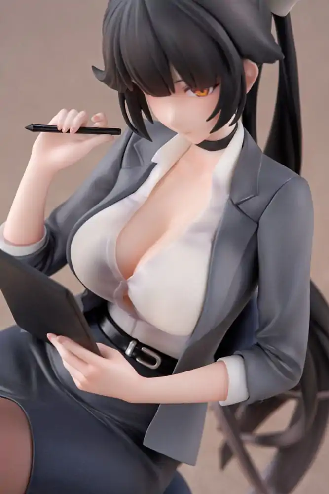 Azur Lane PVC Socha 1/6 Takao Office Lady Verze 18 cm fotografii produktu