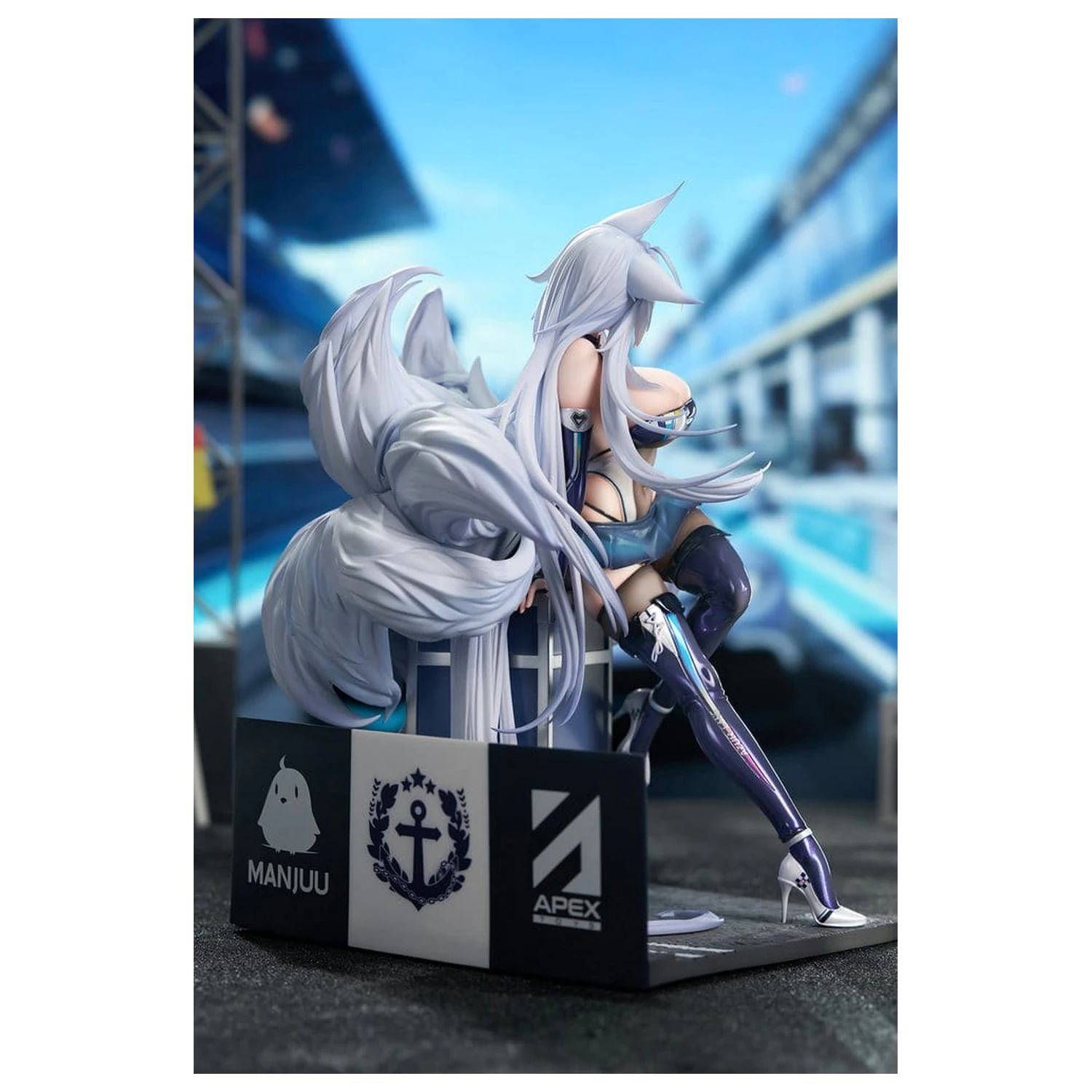 Azur Lane PVC Figurka 1/7 Shinano Moonlit Chrome Ver. Akrylová speciální edice s displejem 25 cm fotografii produktu