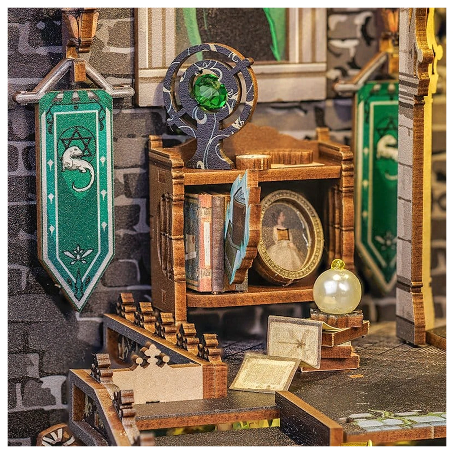 Book Nook Darkness Common Room 23 x 11 cm fotografii produktu