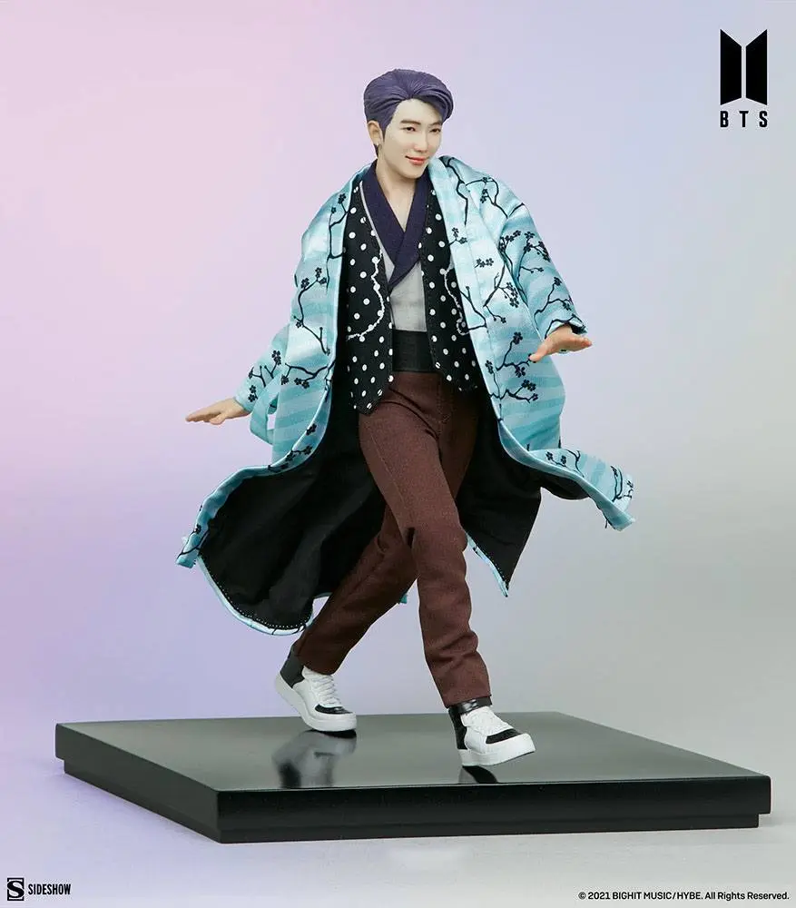 BTS Idol Collection PVC Soška RM Deluxe 23 cm fotografii produktu