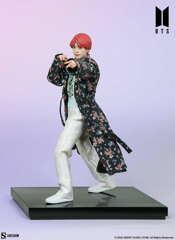 BTS Idol Collection PVC Socha V Deluxe 23 cm fotografii produktu