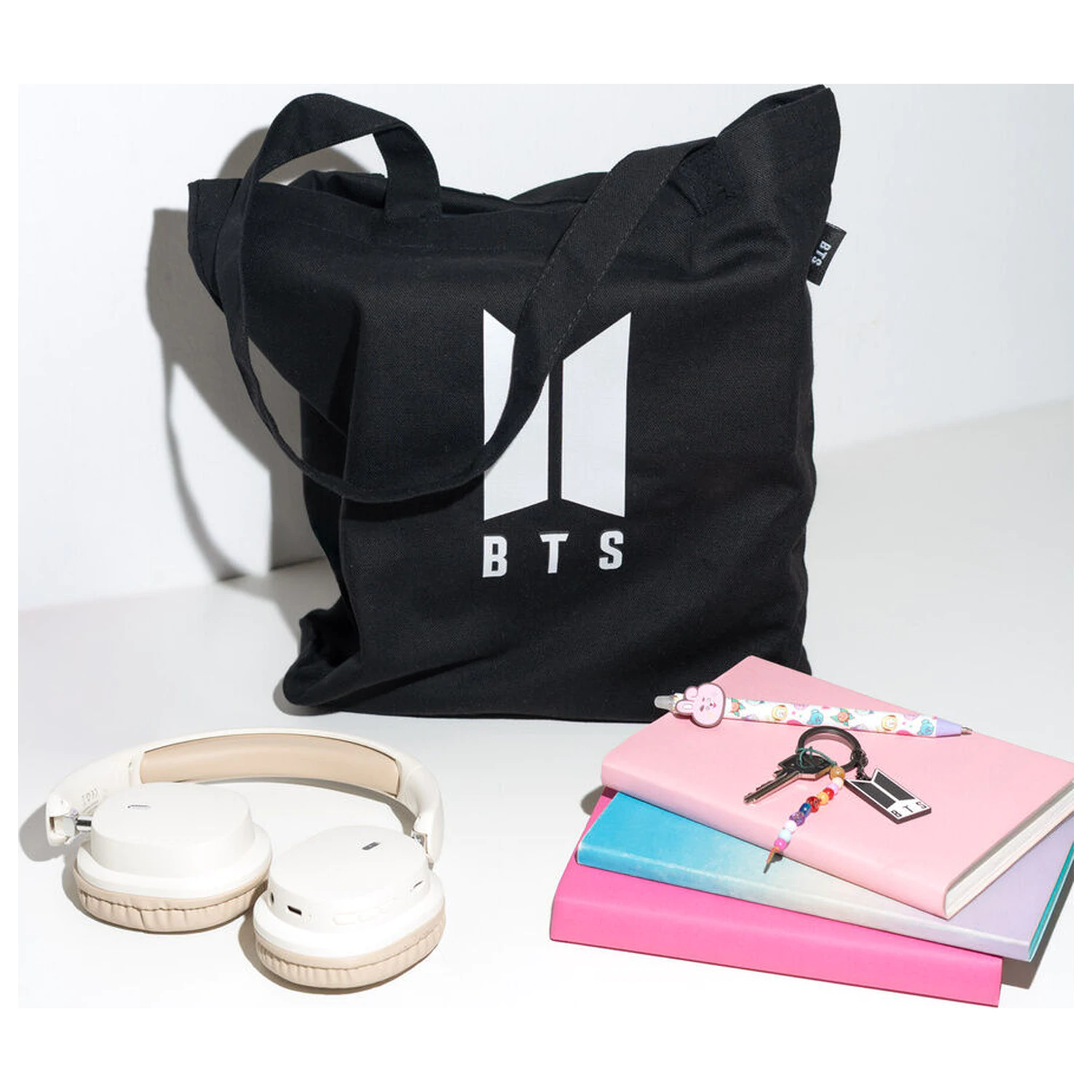 BTS logo taška fotografii produktu