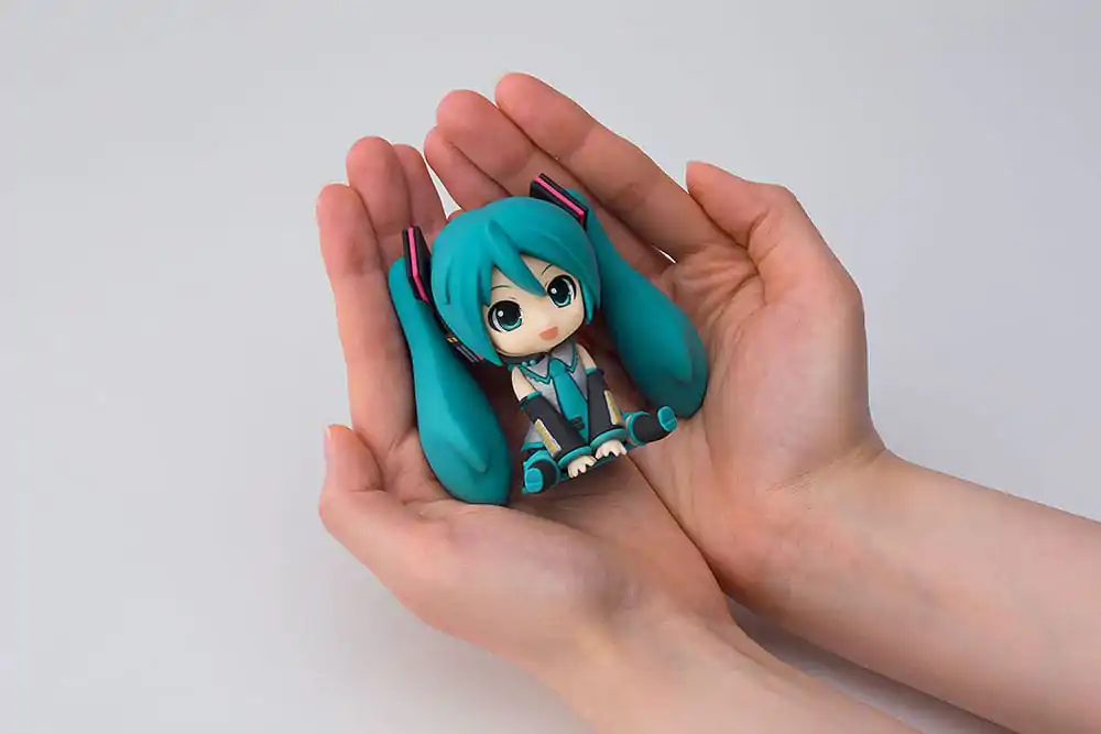 Character Vocal Series 01: Hatsune Miku Piapro Characters Gumová Maskotka Nendroid Plus Mini Figurka Hatsune Miku 8 cm fotografii produktu