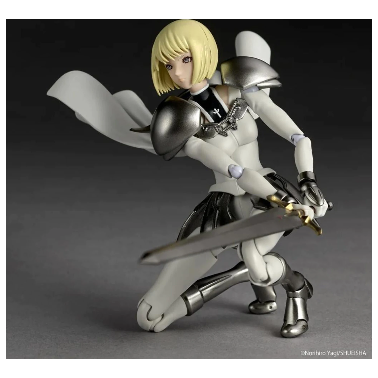 Figurka Claymore Clare Revoltech 15,5 cm fotografii produktu