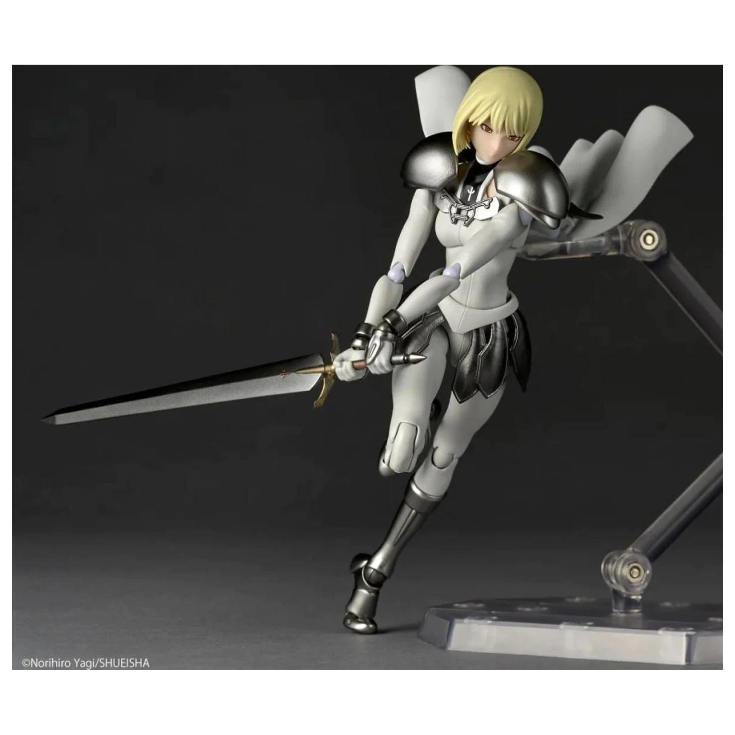 Figurka Claymore Clare Revoltech 15,5 cm fotografii produktu