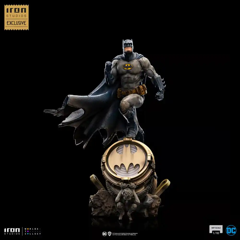 DC Comics Batman on Bat-Signal 1:10 Scale Socha - CCXP23 Exclusive fotografii produktu