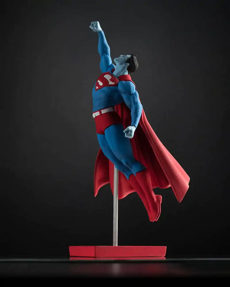 DC Direct Statue 1/10 Superman Red and Blue: Superman by Gary Frank Limited Edition 26 cm Socha fotografii produktu