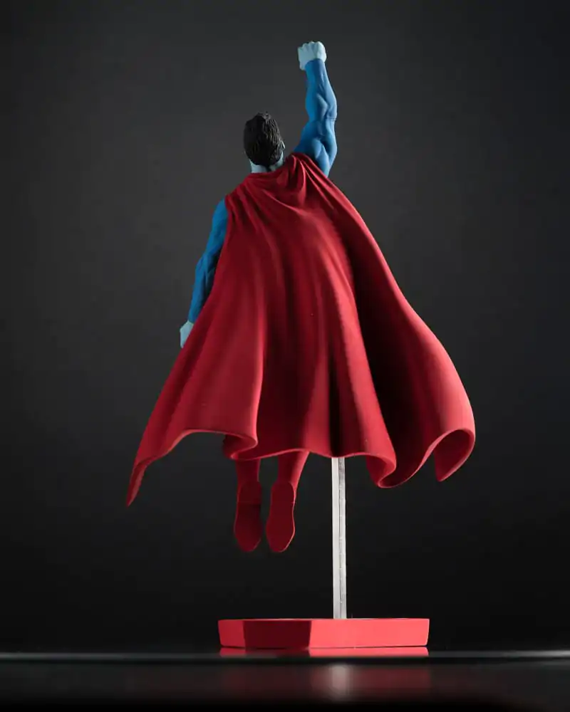 DC Direct Statue 1/10 Superman Red and Blue: Superman by Gary Frank Limited Edition 26 cm Socha fotografii produktu