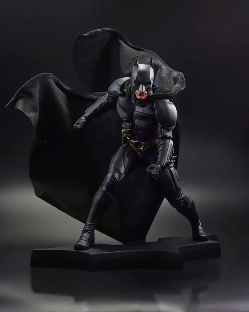 DC Direct Pryskyřicová socha DC Movie Sochy Batman (The Dark Knight) 24 cm fotografii produktu