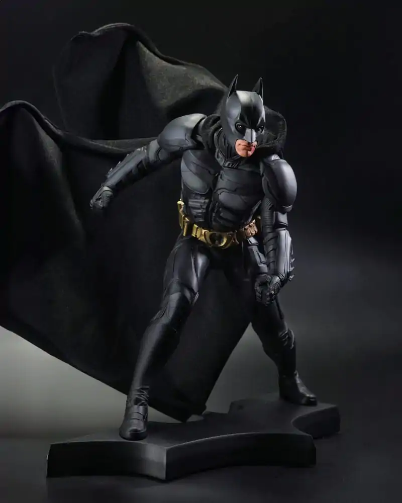 DC Direct Pryskyřicová socha DC Movie Sochy Batman (The Dark Knight) 24 cm fotografii produktu