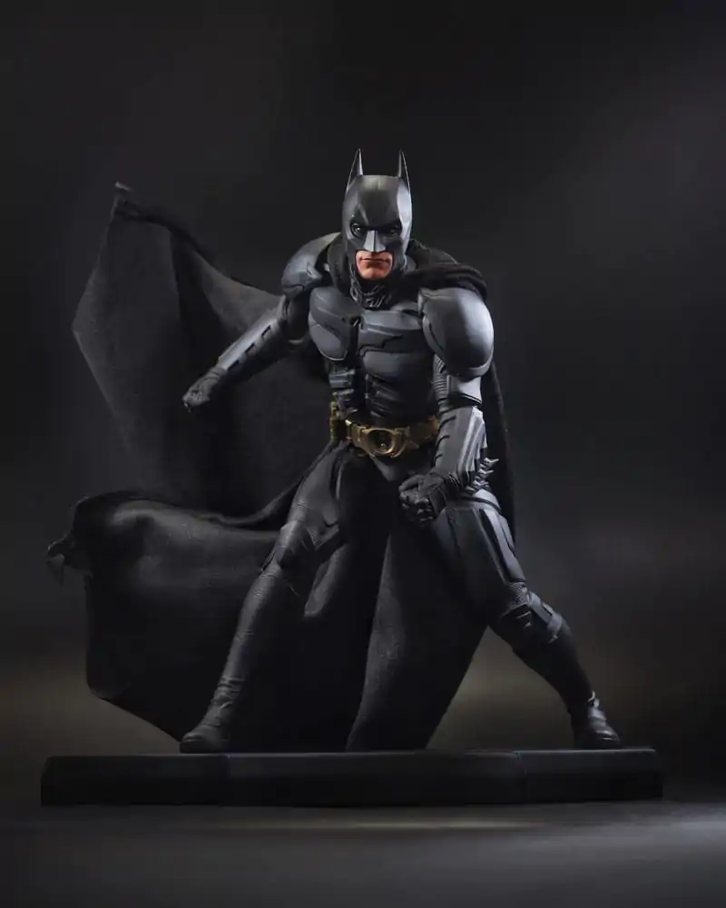 DC Direct Pryskyřicová socha DC Movie Sochy Batman (The Dark Knight) 24 cm fotografii produktu