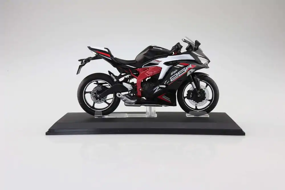 Série Diecast motorek Soška 1/12 Kawasaki Ninja ZX-25R Metallic Spark Black×Peal Flat Stardust White 16 cm fotografii produktu