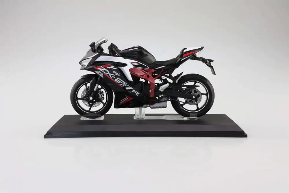 Série Diecast motorek Soška 1/12 Kawasaki Ninja ZX-25R Metallic Spark Black×Peal Flat Stardust White 16 cm fotografii produktu