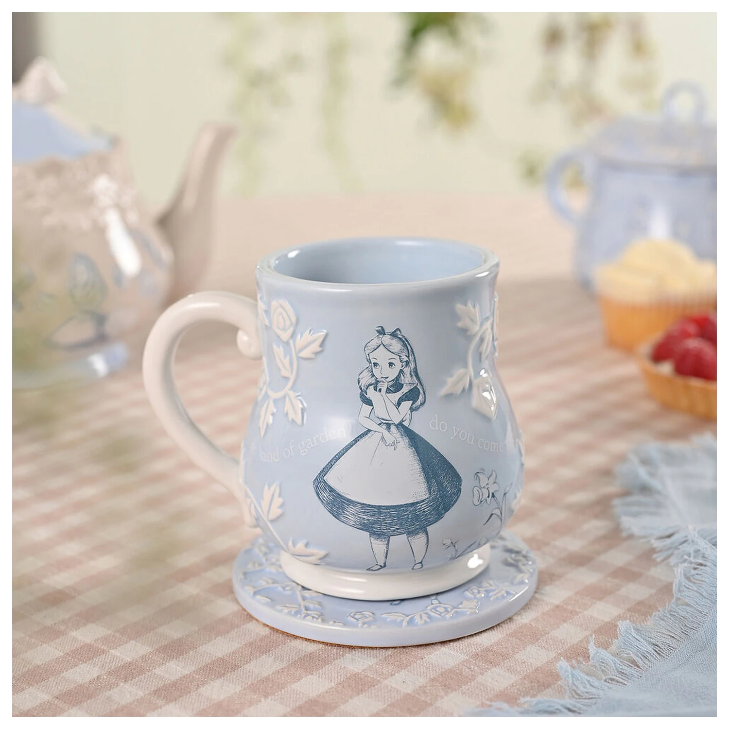 Disney Alice in Wonderland Alice hrnek fotografii produktu