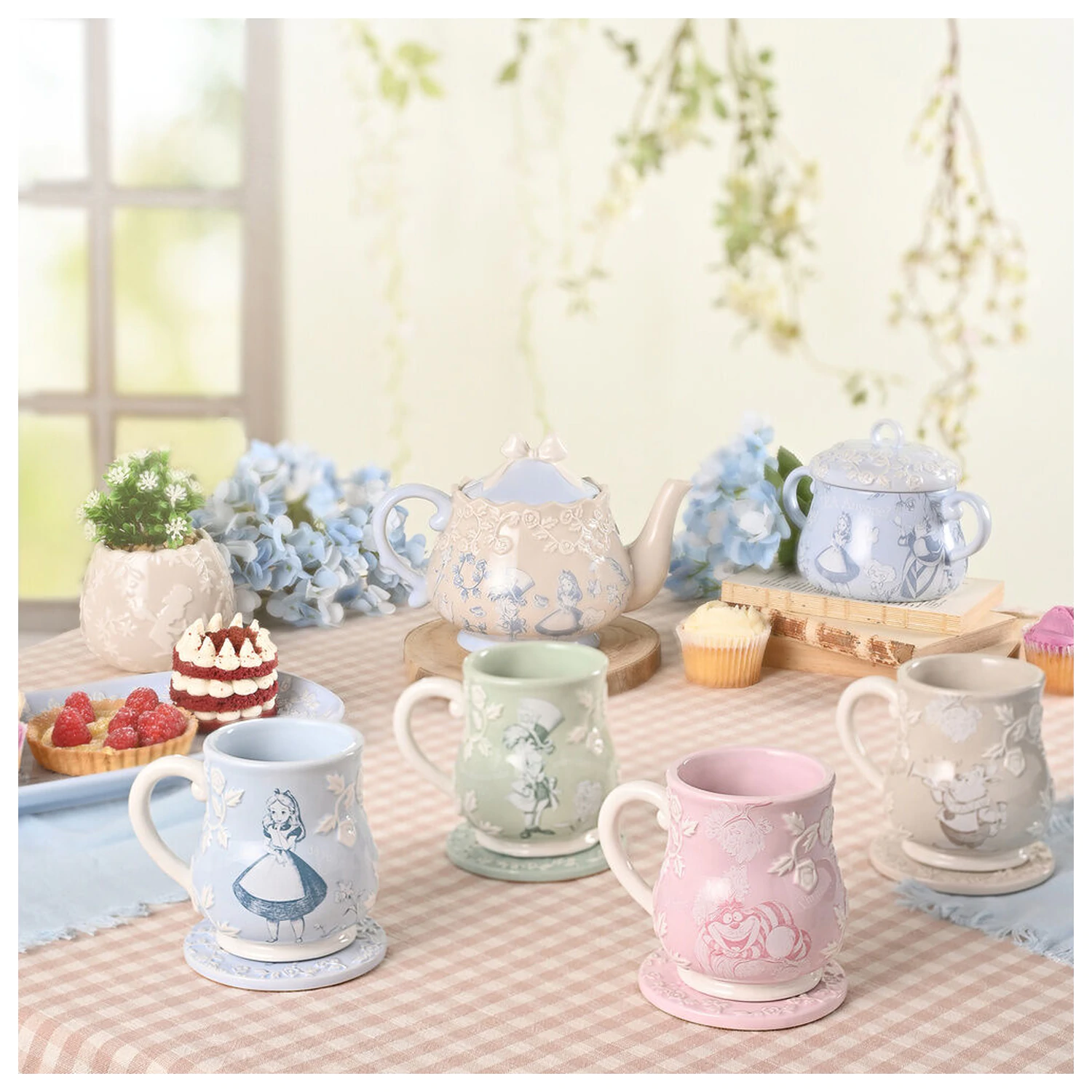 Disney Alice in Wonderland White Rabbit hrnek fotografii produktu