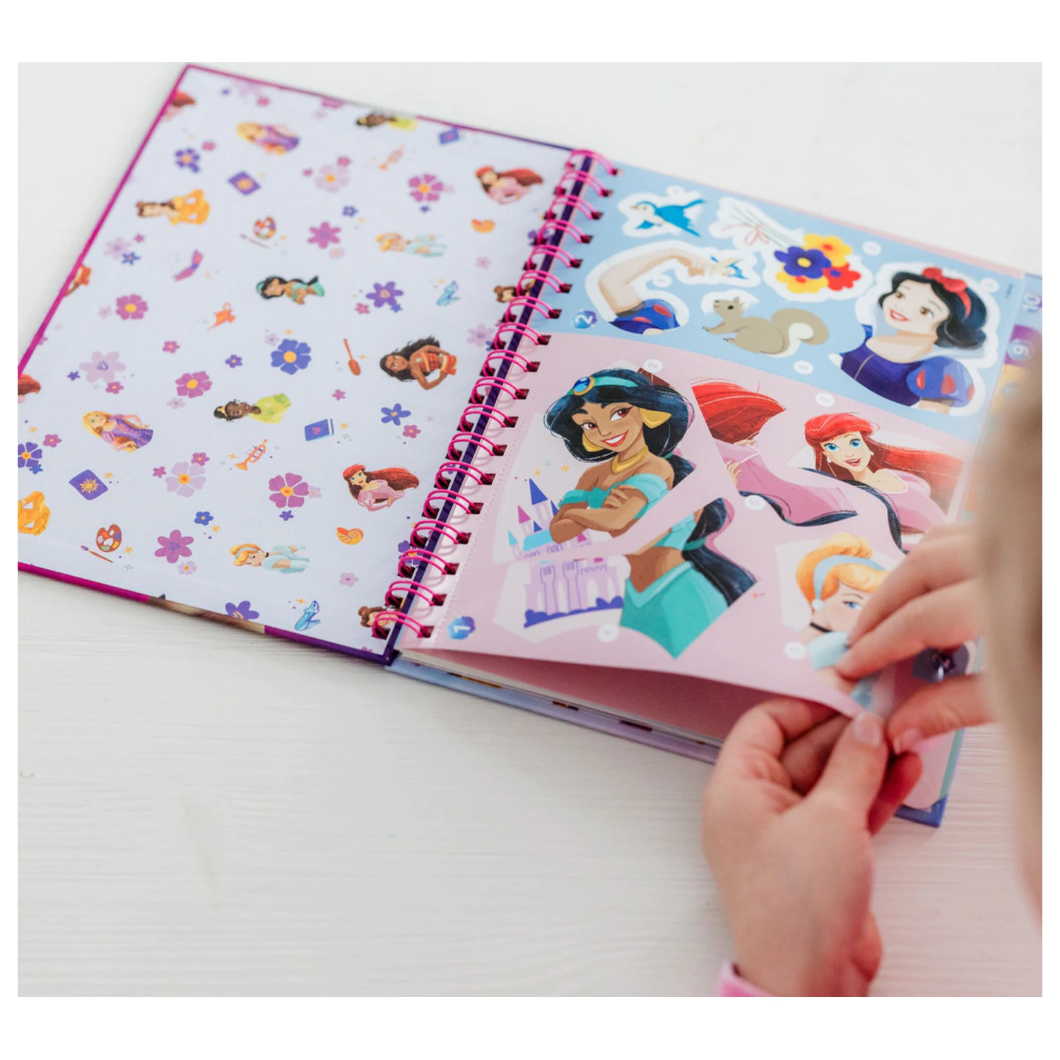 Disney Princess Příběhové puzzle samolepky a omalovánkový set fotografii produktu