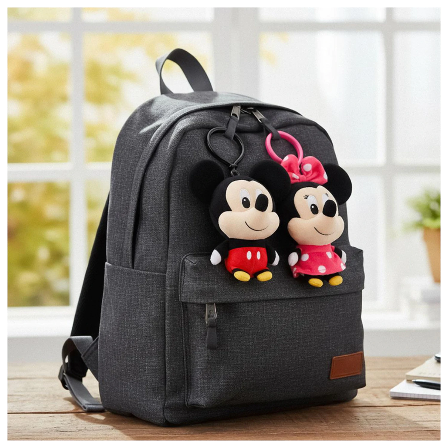 Disney Minnie Smile 3D plyšová figurka s věšákem, přívěsek na tašku 13 cm fotografii produktu