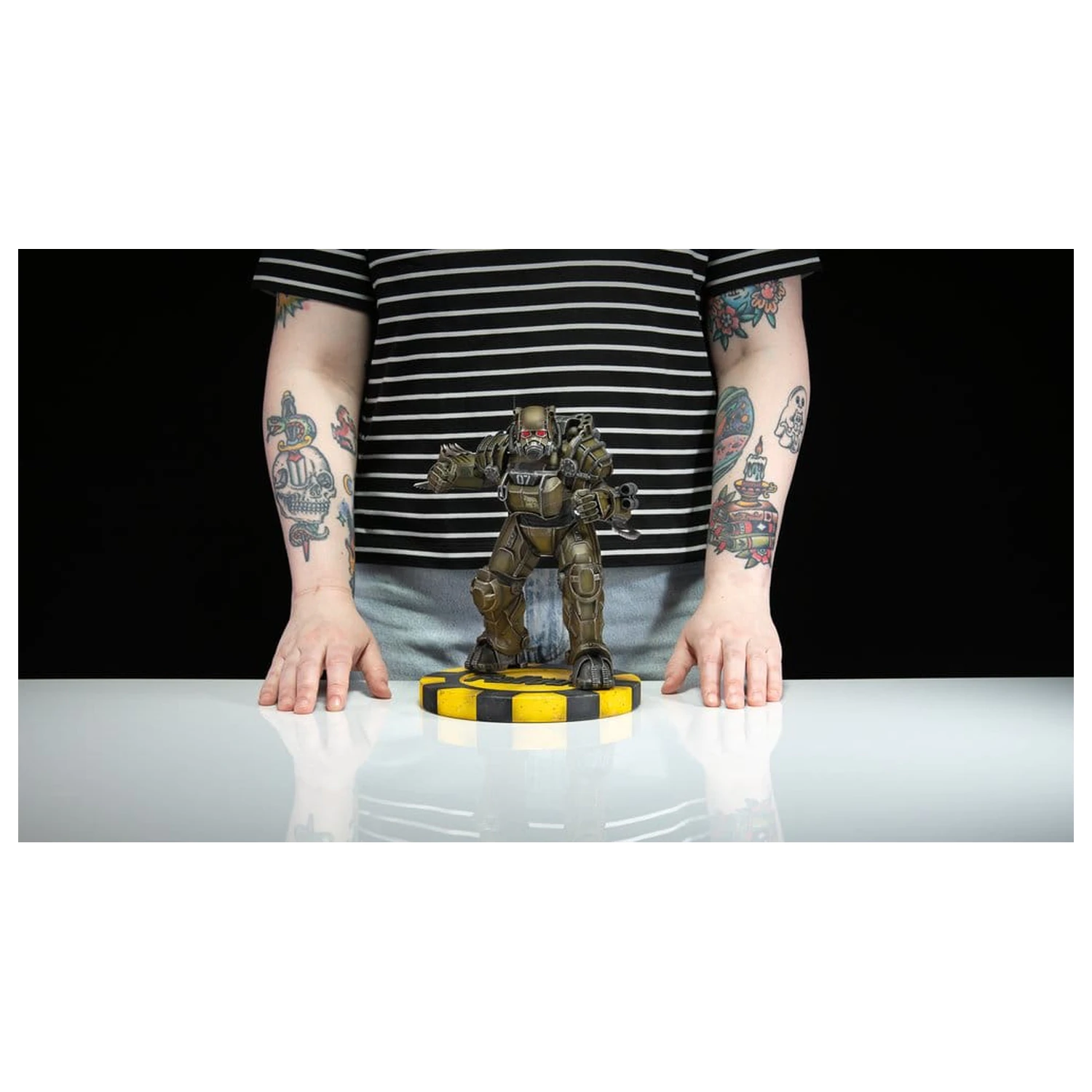 Fallout (Amazon) PVC figurka NCR Power Armor 25 cm fotografii produktu