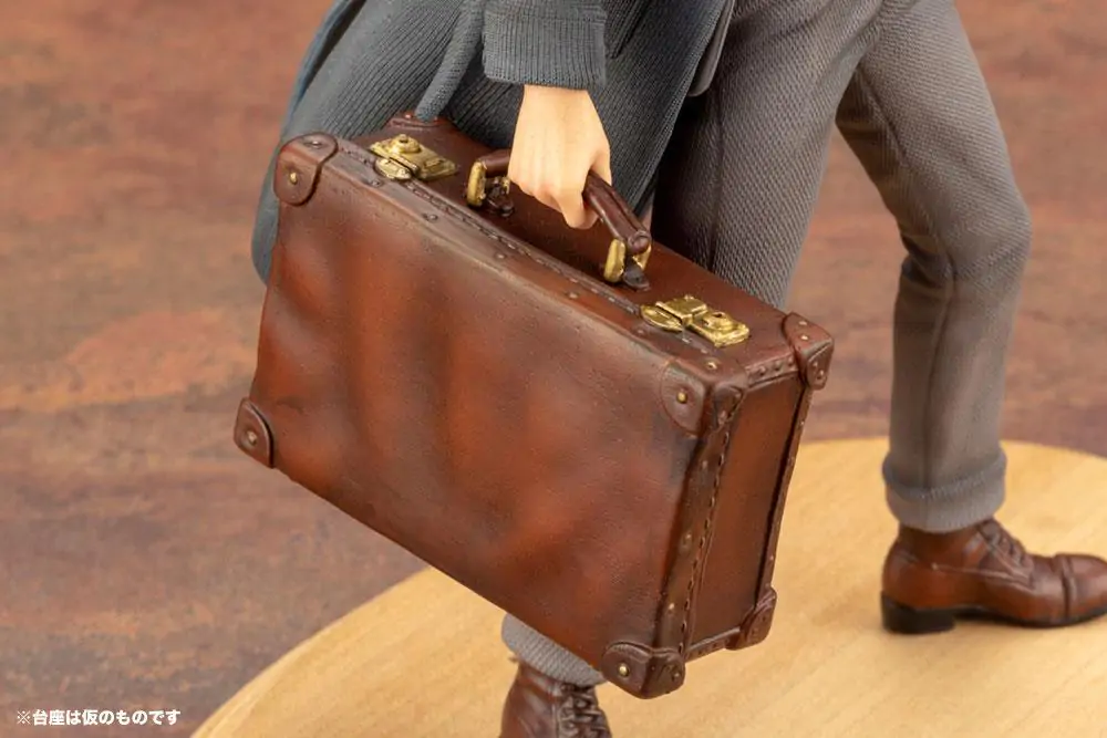 Fantastic Beasts 2 ARTFX+ PVC socha 1/10 Newt Scamander 18 cm fotografii produktu