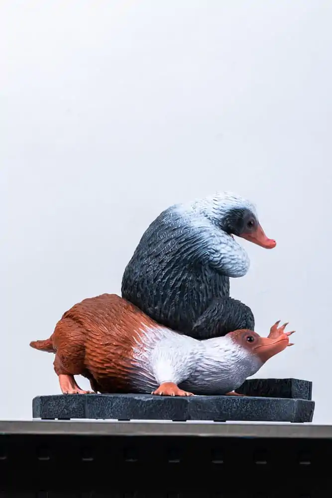 Fantastic Beasts Socha v životní velikosti Niffler 2 22 cm fotografii produktu