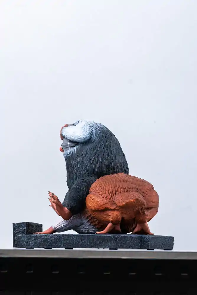 Fantastic Beasts Socha v životní velikosti Niffler 2 22 cm fotografii produktu