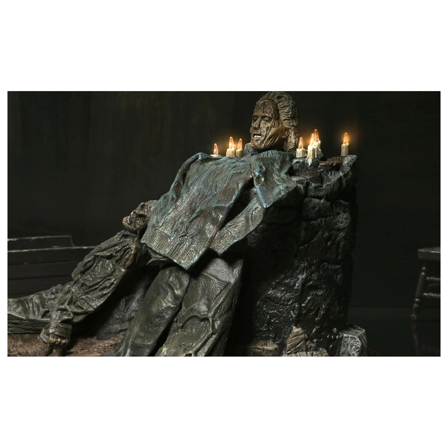 Friday the 13th: The Game Diorama Pamela Shrine fotografii produktu