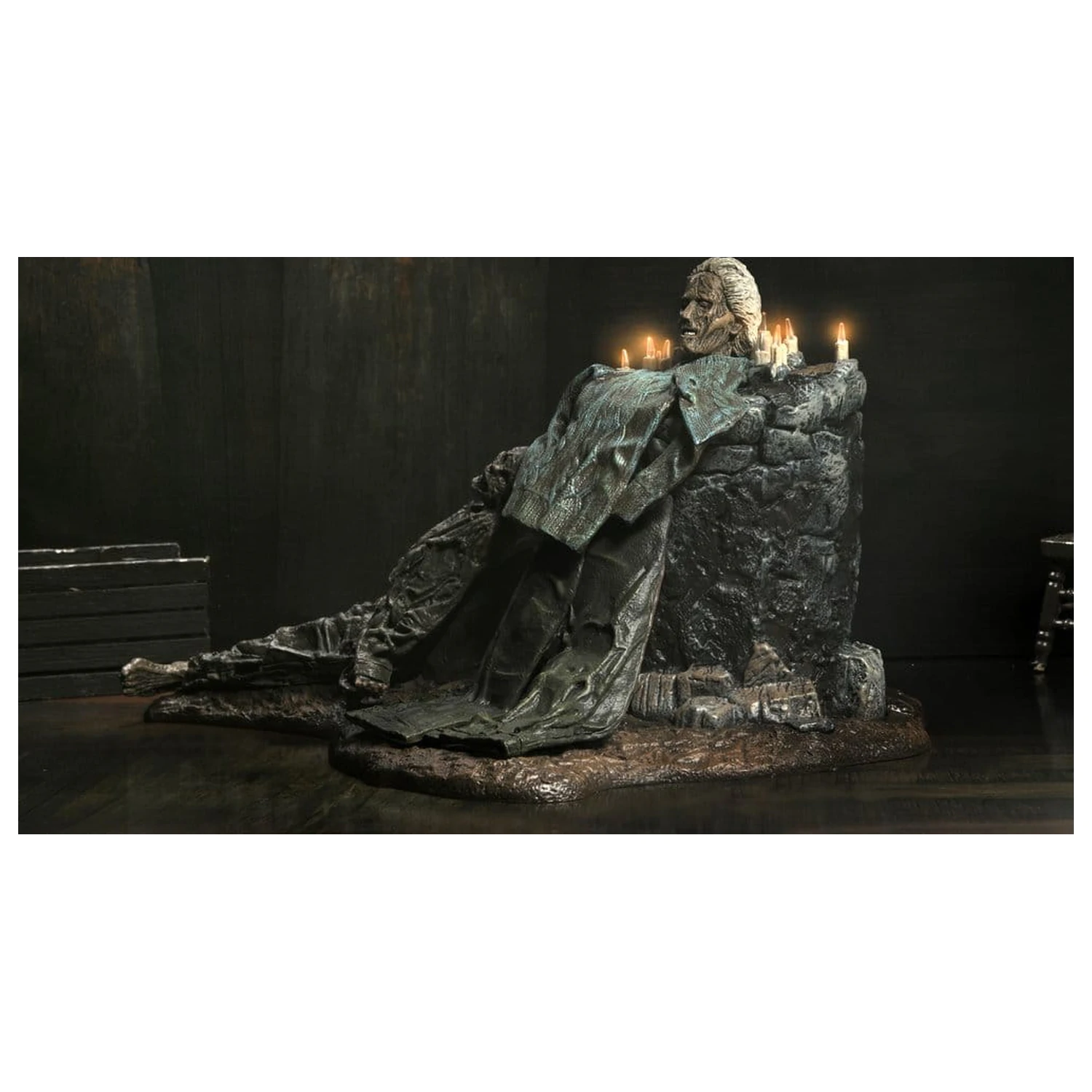 Friday the 13th: The Game Diorama Pamela Shrine fotografii produktu