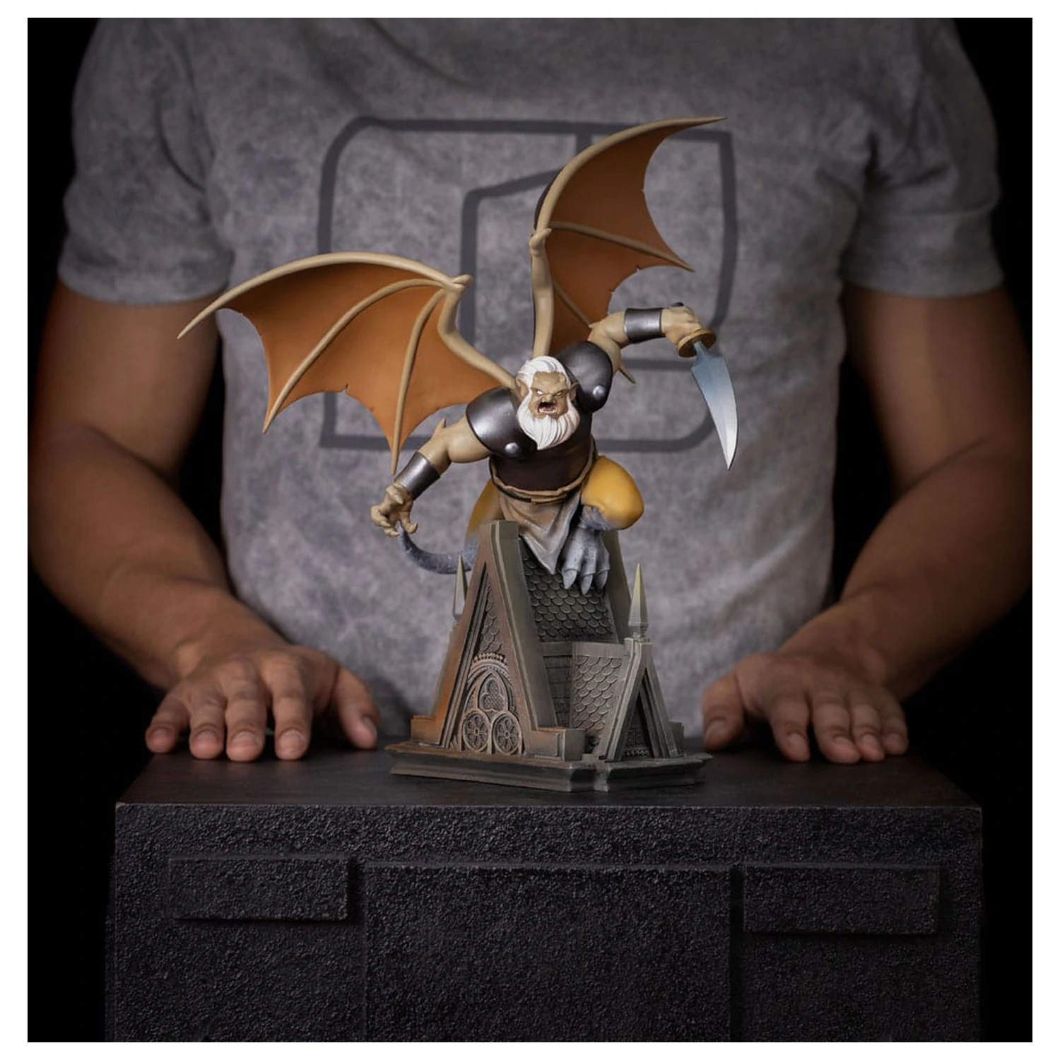 Gargoyles Art Scale Soška 1/10 Hudson 33 cm fotografii produktu