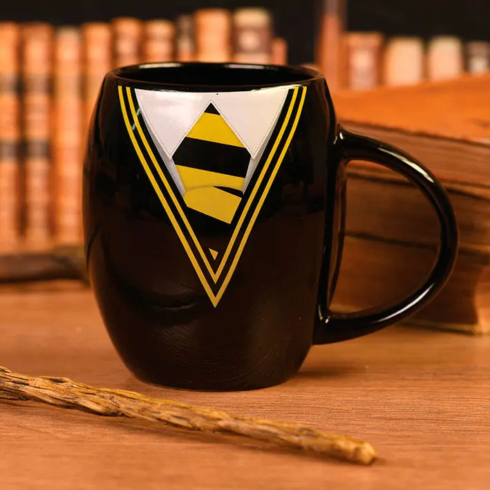 Harry Potter Oval Hufflepuff Uniform Hrnček fotografii produktu