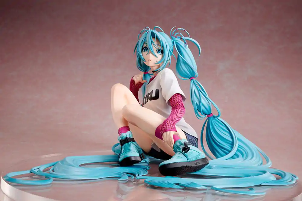 Hatsune Miku Statue 1/4 Yoneyama Mai The Latest Street Style 