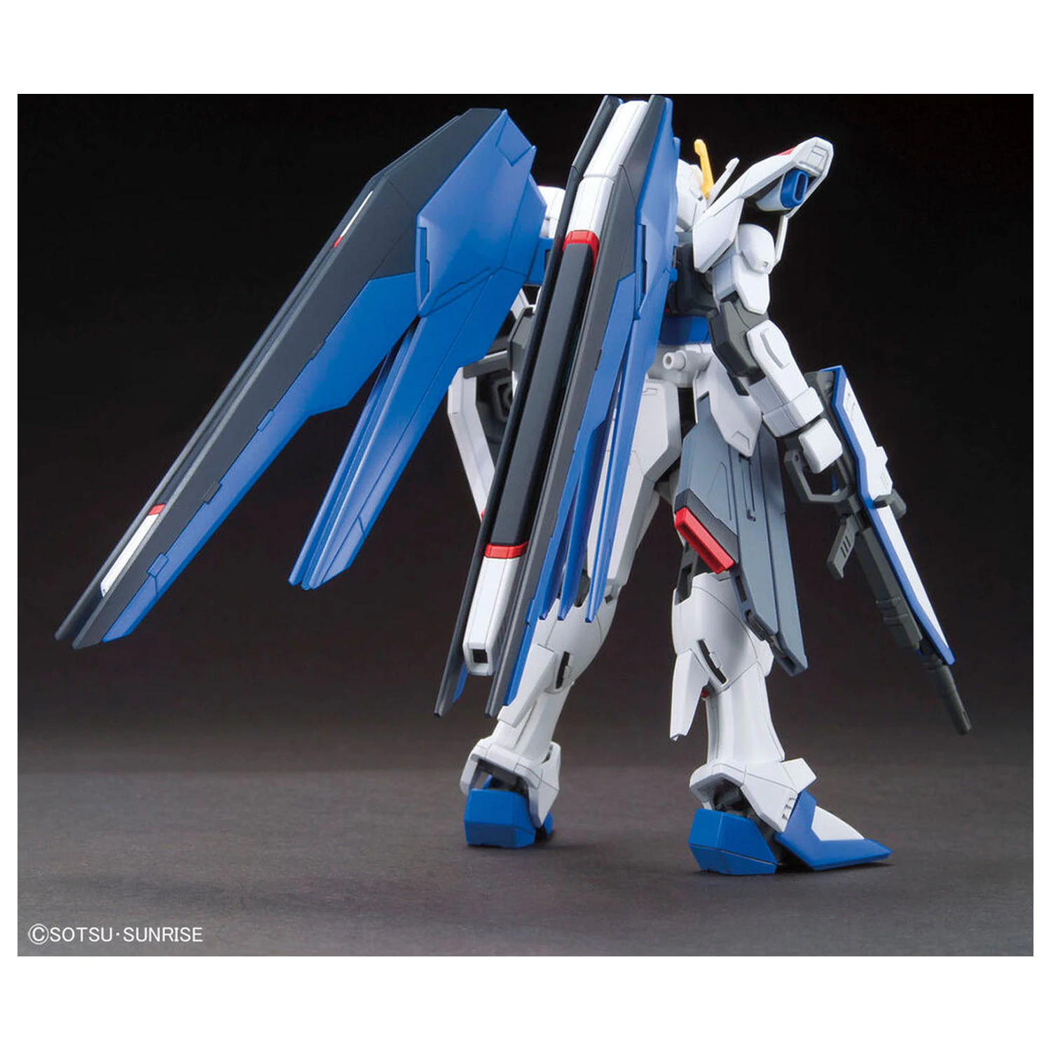 Model Kit HGCE 1/144 Freedom Gundam fotografii produktu