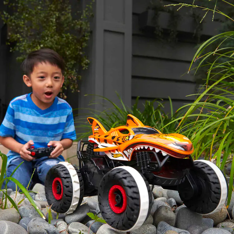 Hot Wheels Monster Trucks Nezkrotný Žralok tygří fotografii produktu