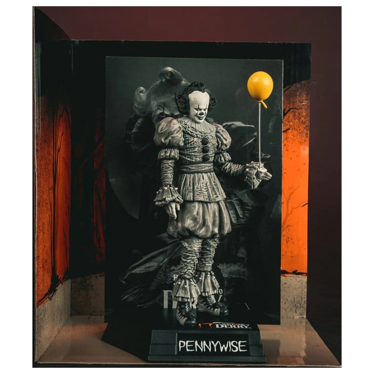 It Welcome to Derry Movie Maniacs figurka Pennywise (černobílá) 16 cm fotografii produktu