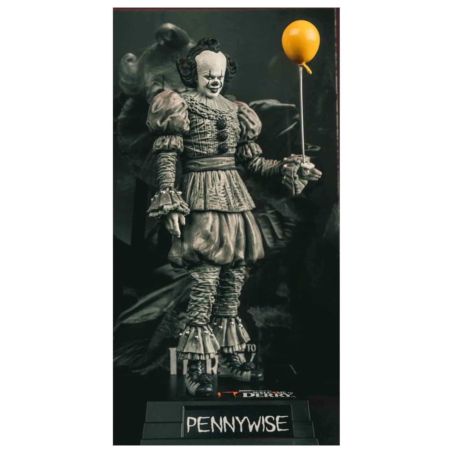 It Welcome to Derry Movie Maniacs figurka Pennywise (černobílá) 16 cm fotografii produktu