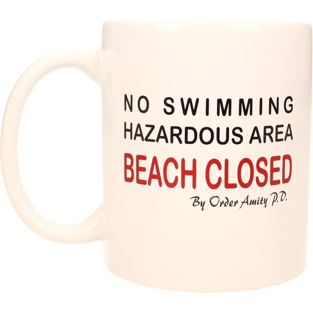 Jaws Mug Beach Closed Hrnek fotografii produktu