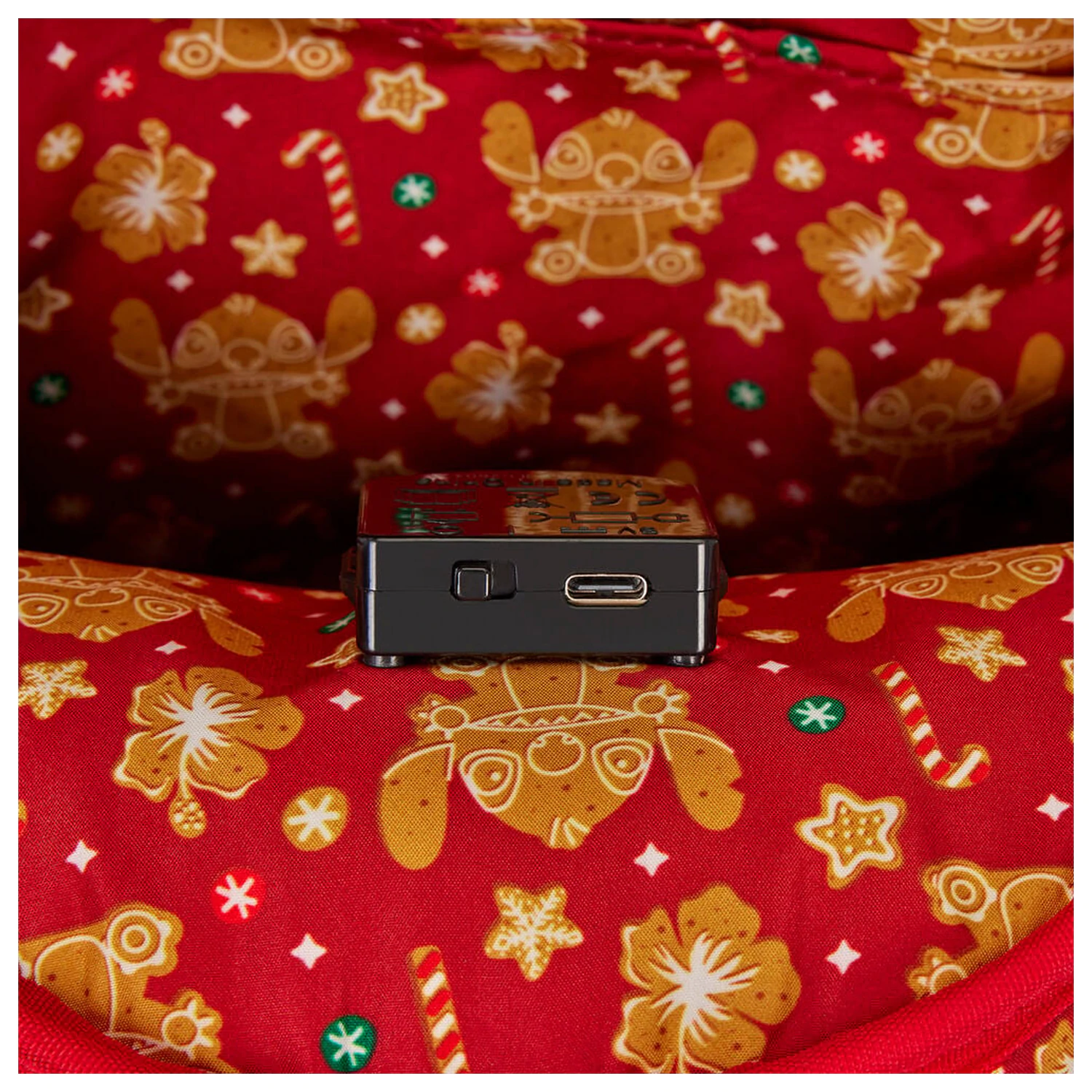 Loungefly Disney Lilo & Stitch Holiday Stitch batoh 26 cm fotografii produktu