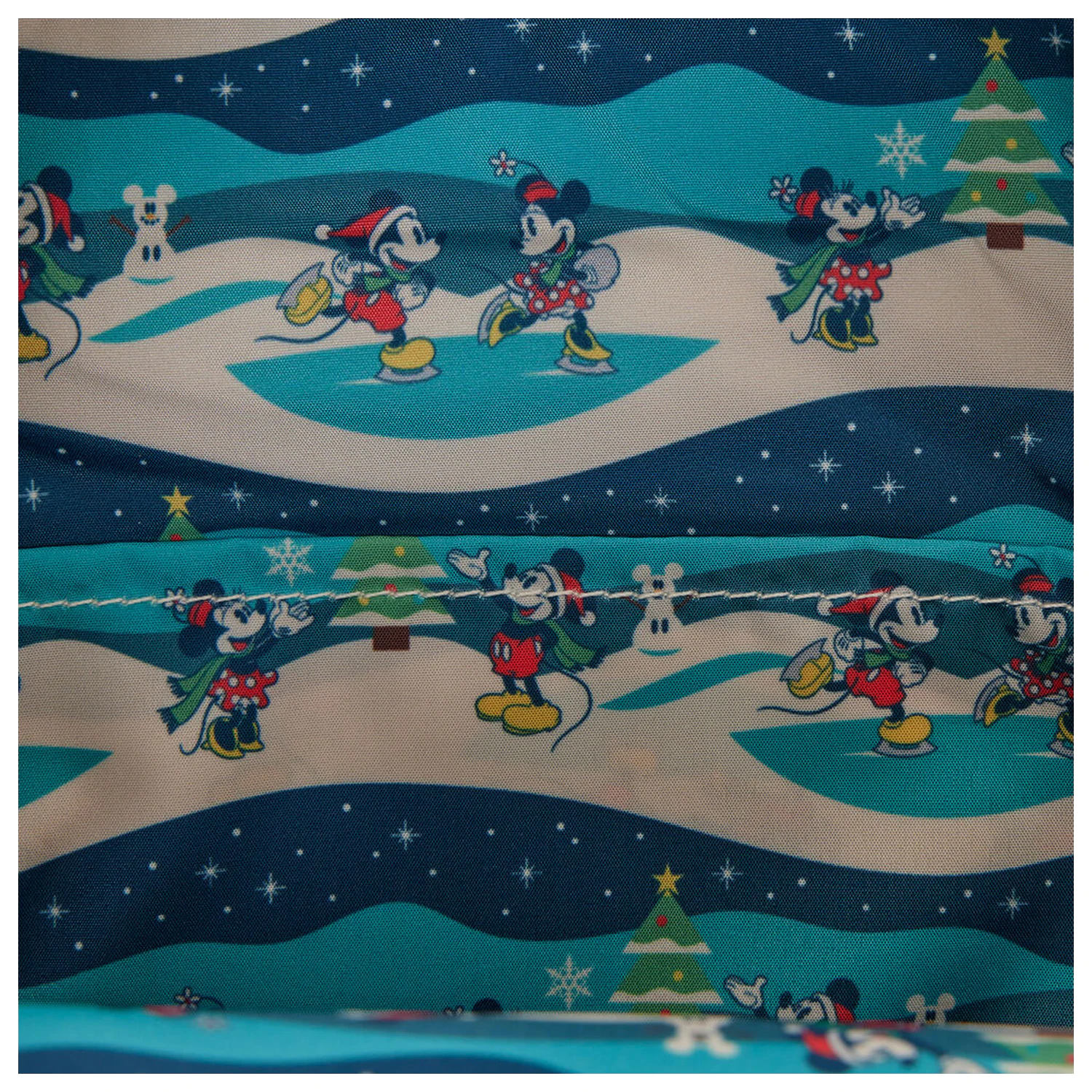 Loungefly Disney Mickey Holiday batoh fotografii produktu