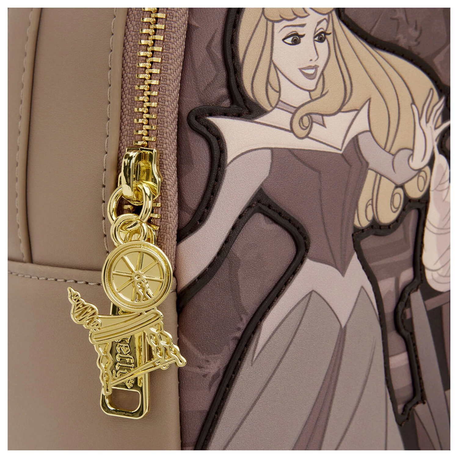 Loungefly Disney Sleeping Beauty & Maleficient Spinning Wheel batoh 26cm fotografii produktu